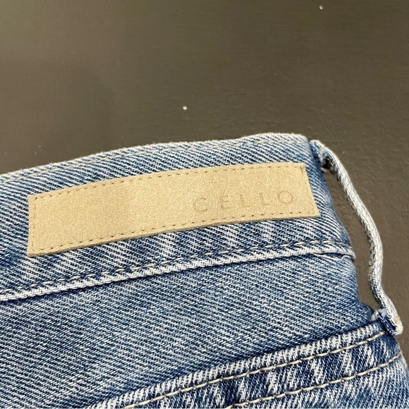 Cello High Waisted Two Toned Jean Shorts - Picture 5 of 12